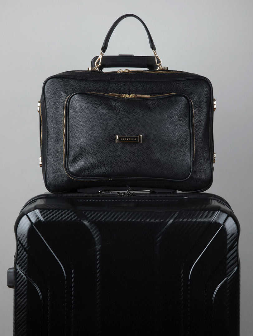 The AVAIA bag: Black