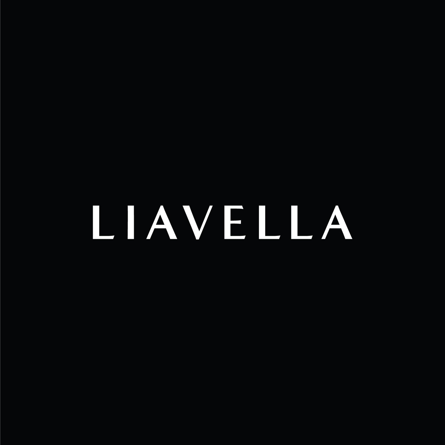 Liavella logo. A versatile bag that can be worn 8 ways. Backpack, crossbody, evening bag, tote bag and bumbag. 